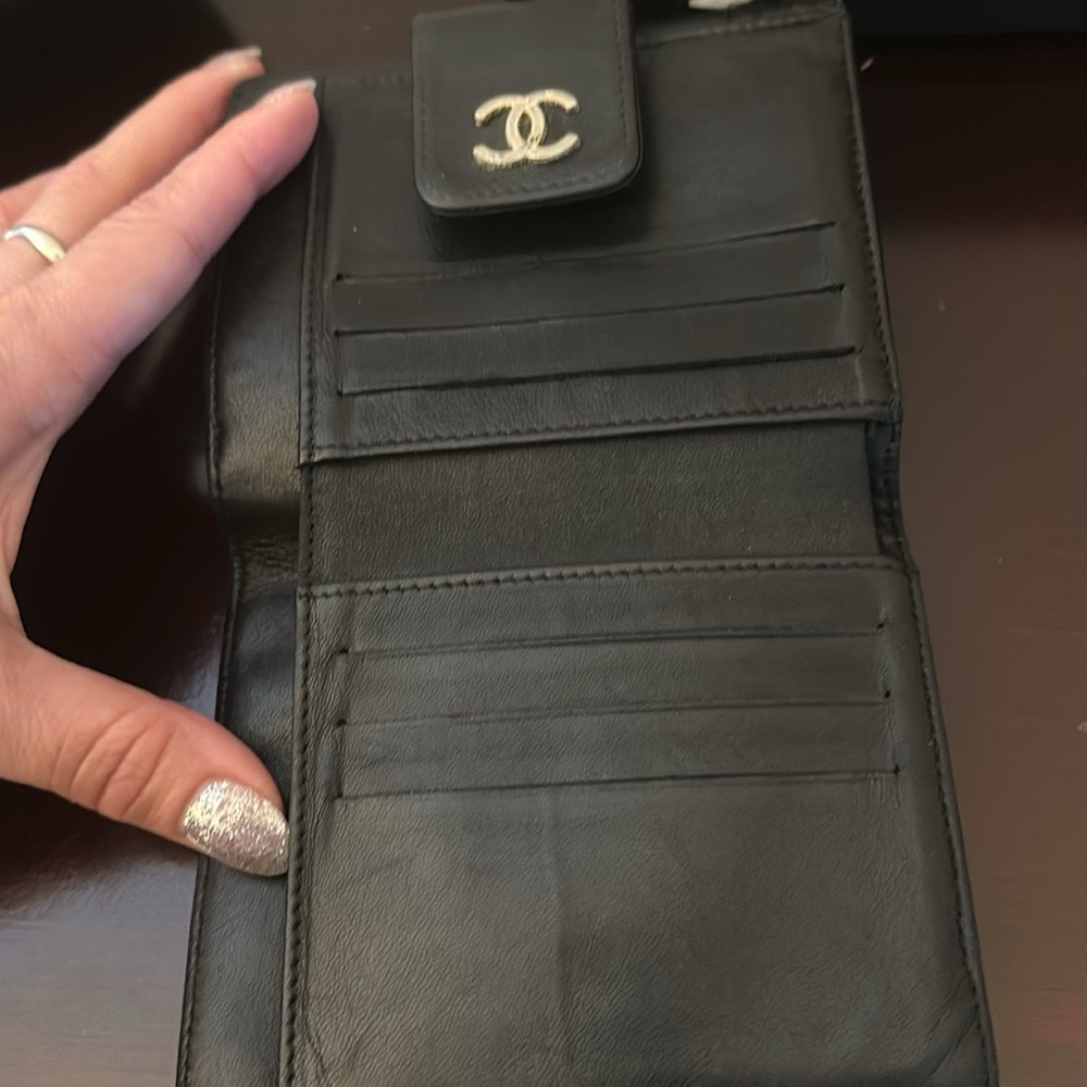 Chanel black compact wallet GUC! - Picture 5 of 9